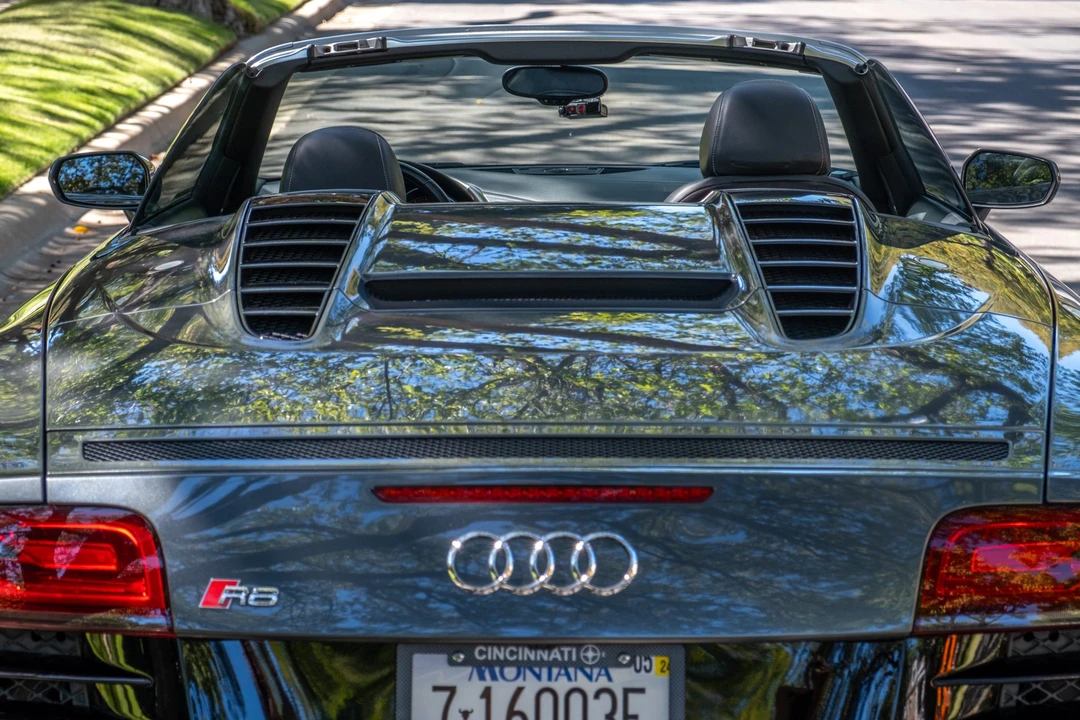 2014 Audi 42 R8 - Image 27 of 31