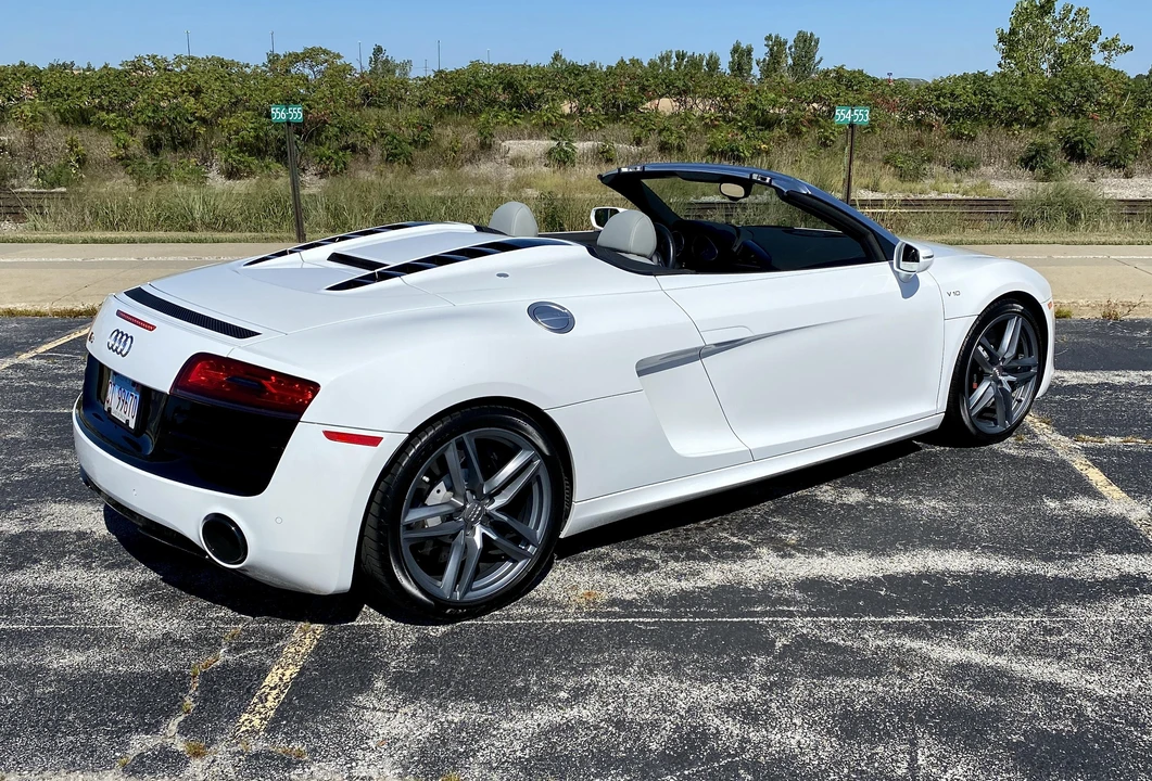 2014 Audi 42 R8 - Image 19 of 31