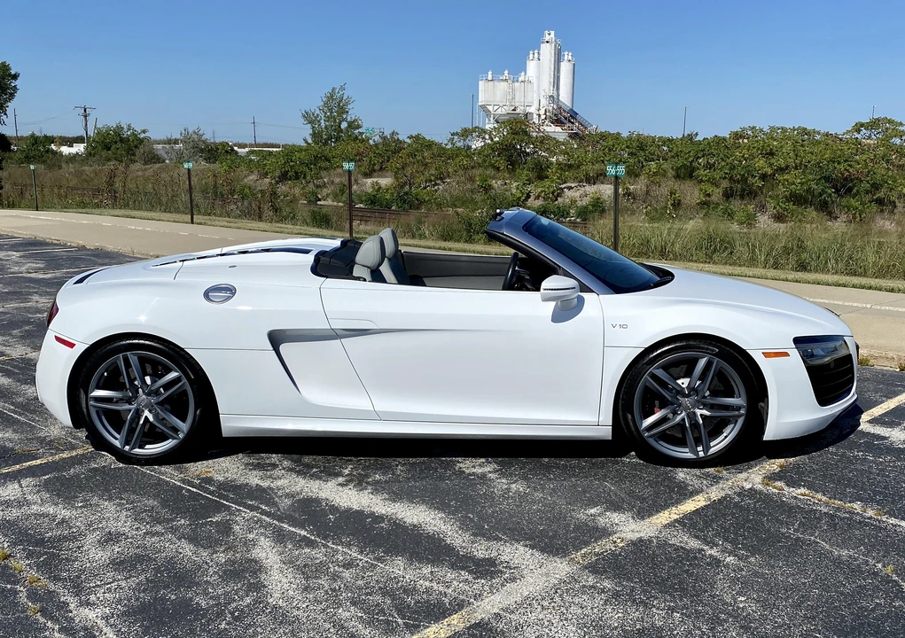 2014 Audi 42 R8 - Image 23 of 31