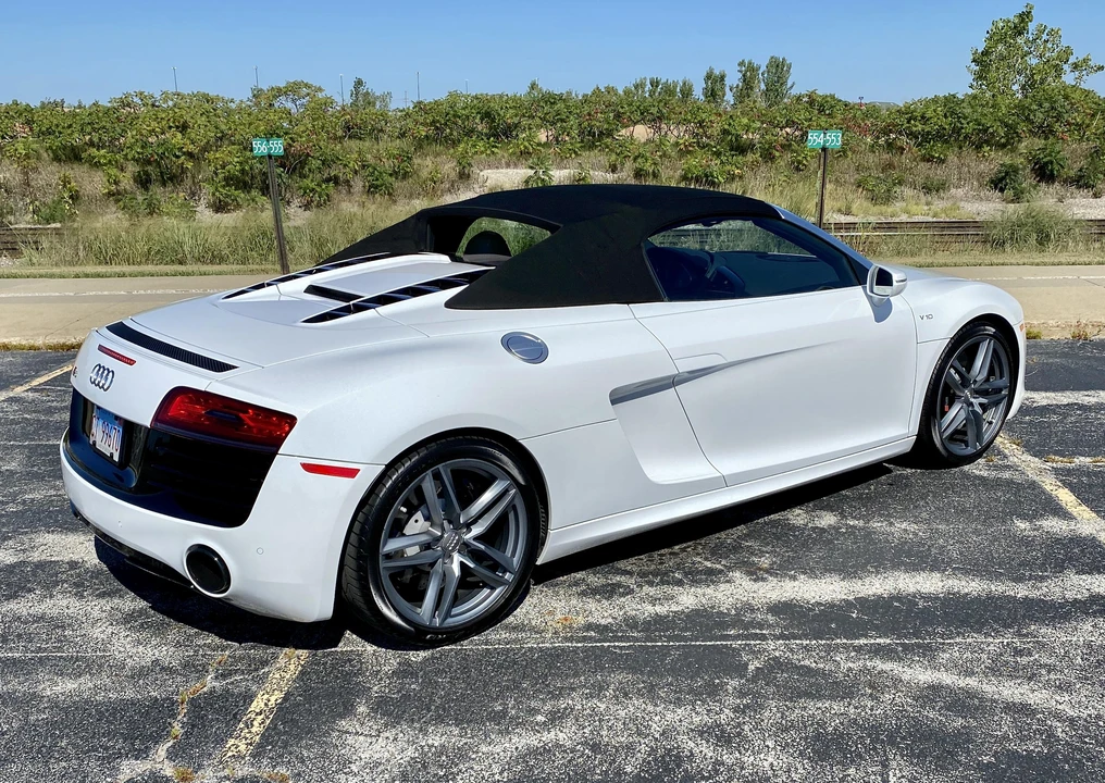 2014 Audi 42 R8 - Image 20 of 31