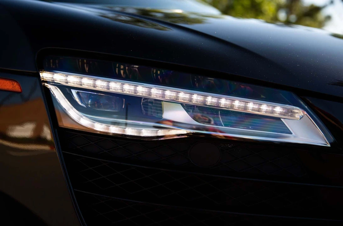 2014 Audi 42 R8 - Image 17 of 31