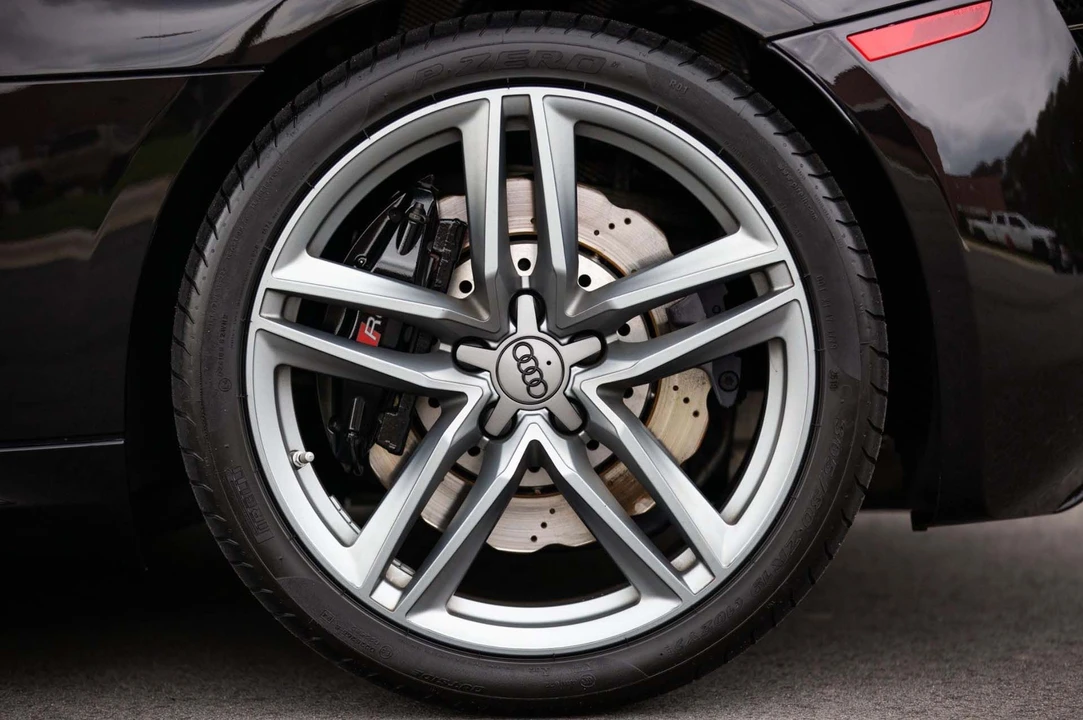 2014 Audi 42 R8 - Image 30 of 31