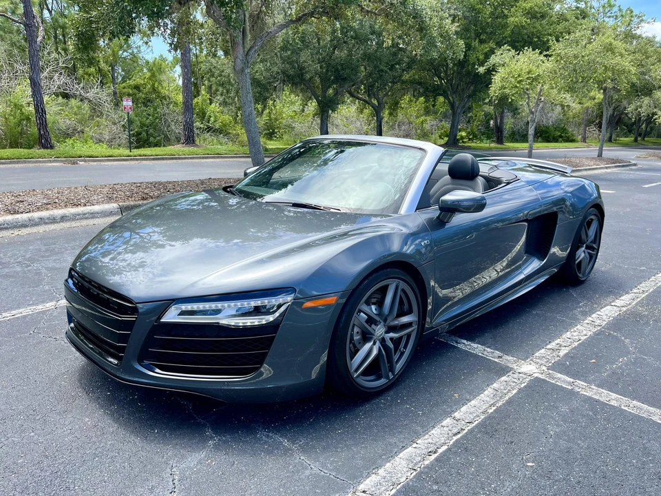 2014 Audi 42 R8 - Image 8 of 31