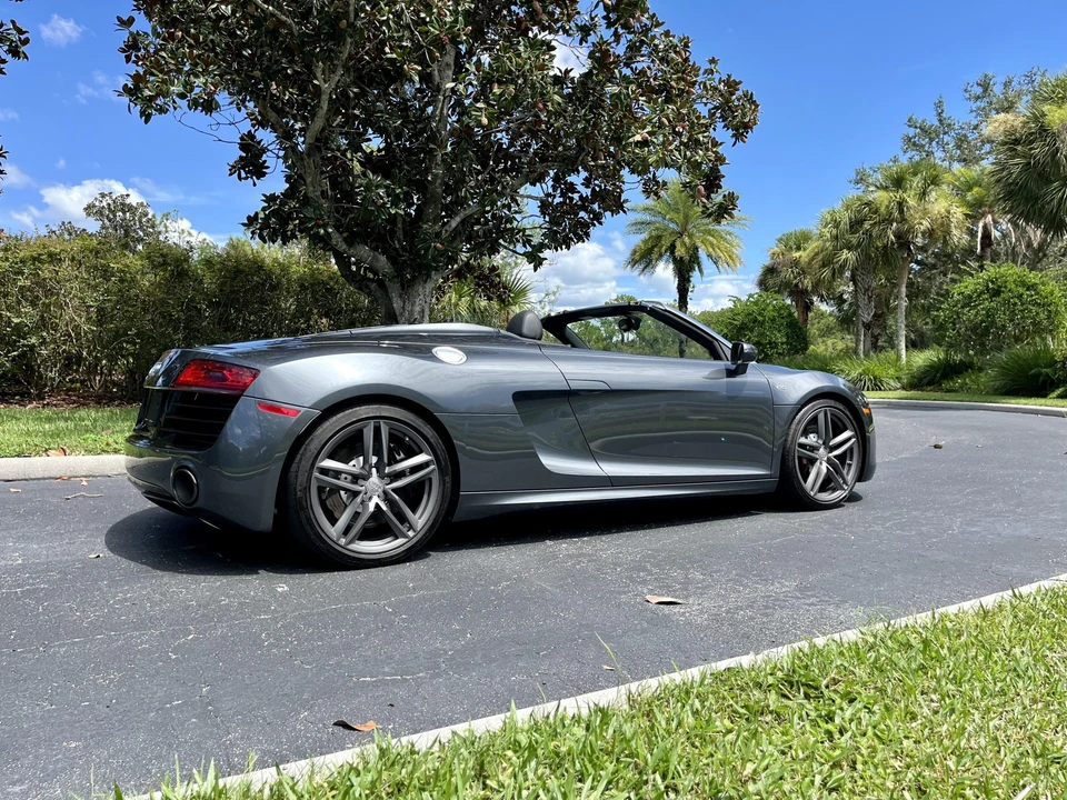 2014 Audi 42 R8 - Image 27 of 31