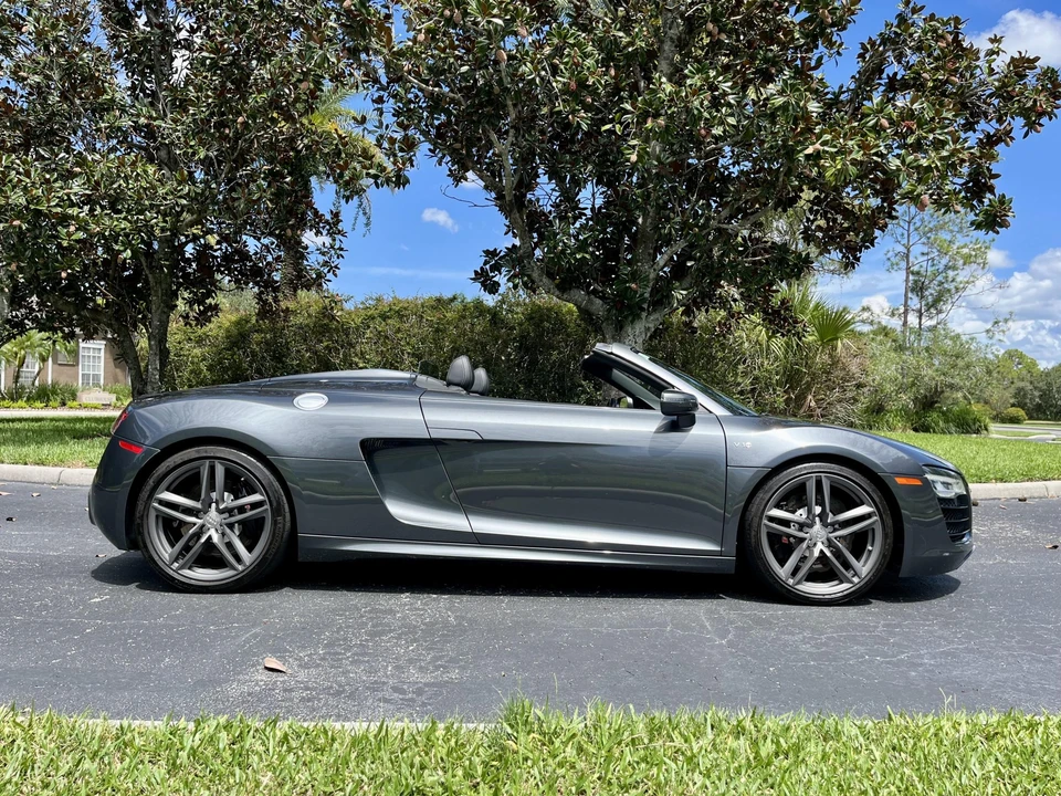 2014 Audi 42 R8 - Image 26 of 31