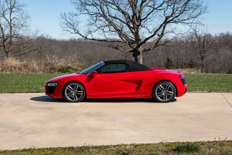 2014 Audi 42 R8 - Image 2 of 31