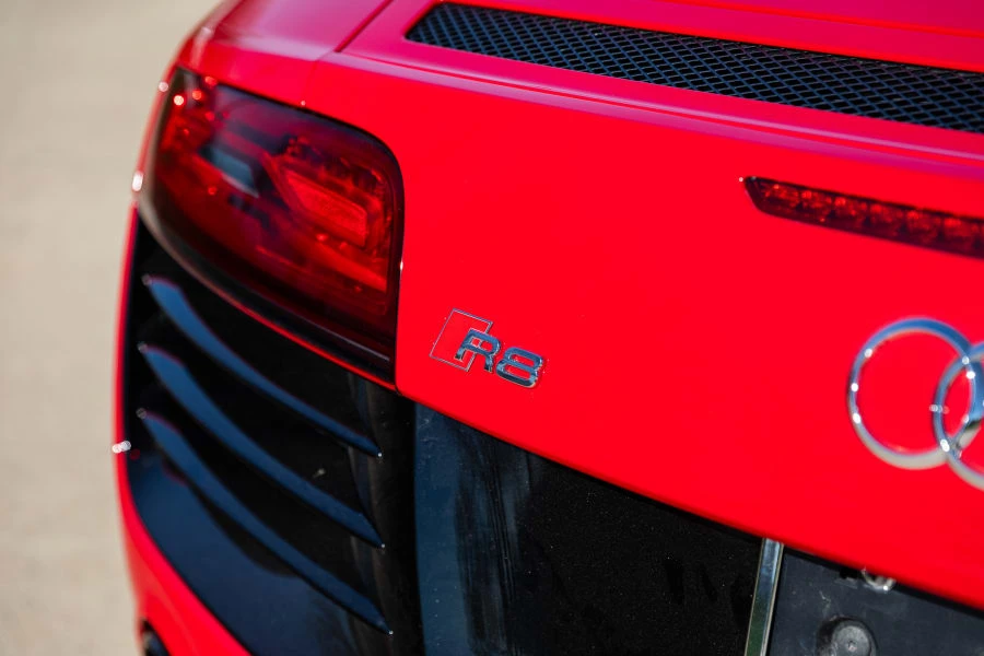 2014 Audi 42 R8 - Image 17 of 31