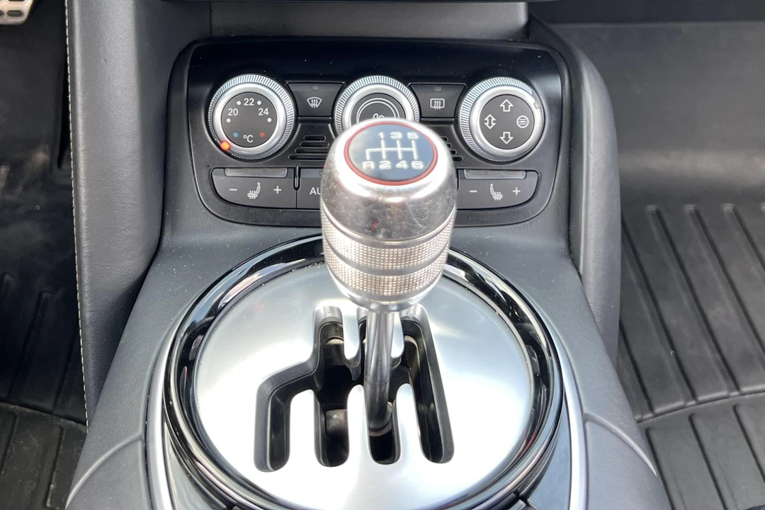 2014 Audi 42 R8 - Image 29 of 31