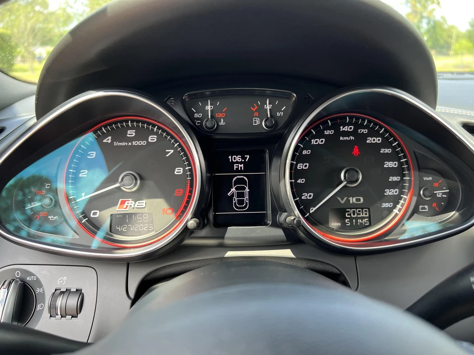 2014 Audi 42 R8 - Image 30 of 31
