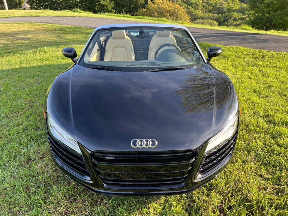 2014 Audi 42 R8 - Image 6 of 31