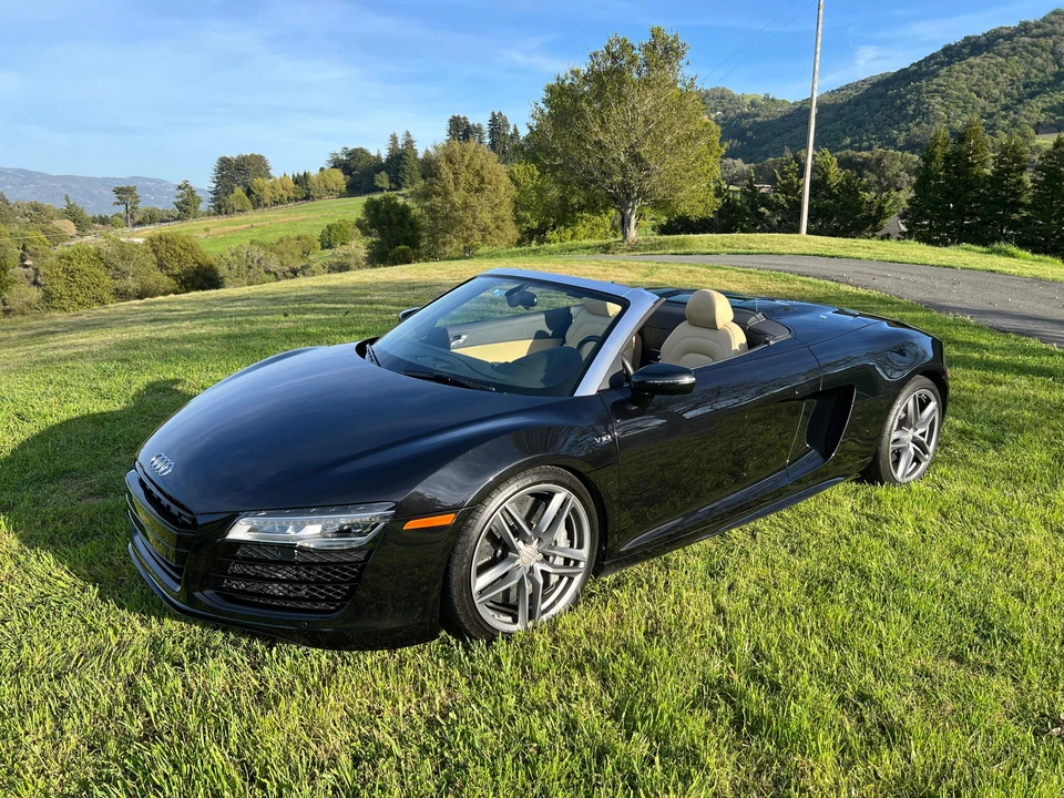 2014 Audi 42 R8 - Image 12 of 31
