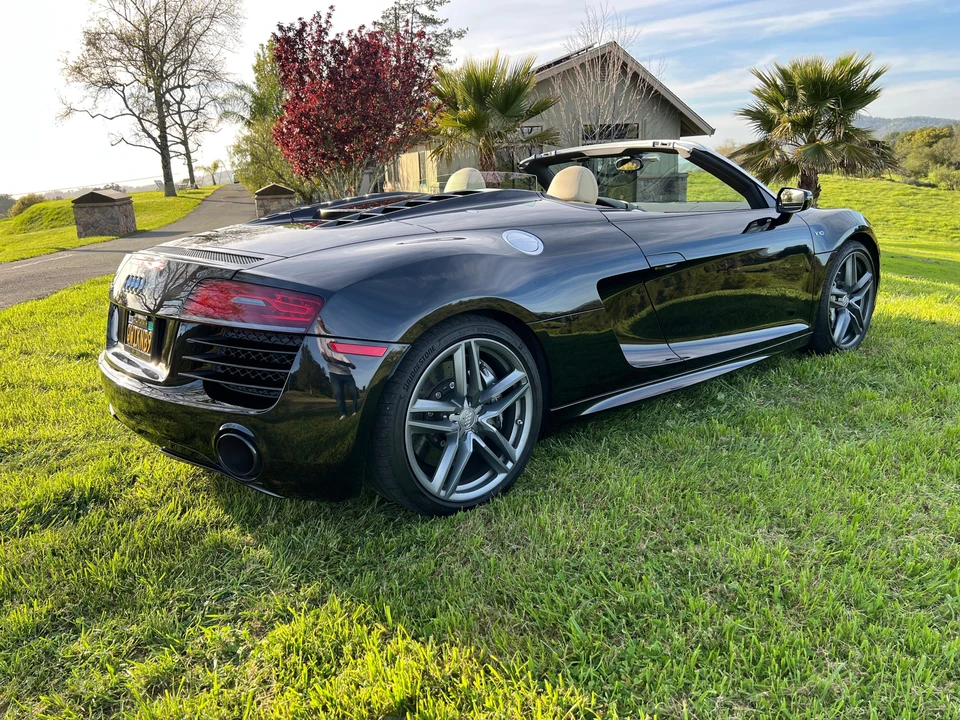 2014 Audi 42 R8 - Image 31 of 31