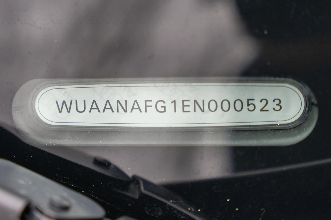 2014 Audi 42 R8 - Image 8 of 9