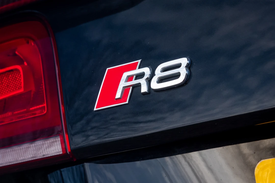 2014 Audi 42 R8 - Image 18 of 31