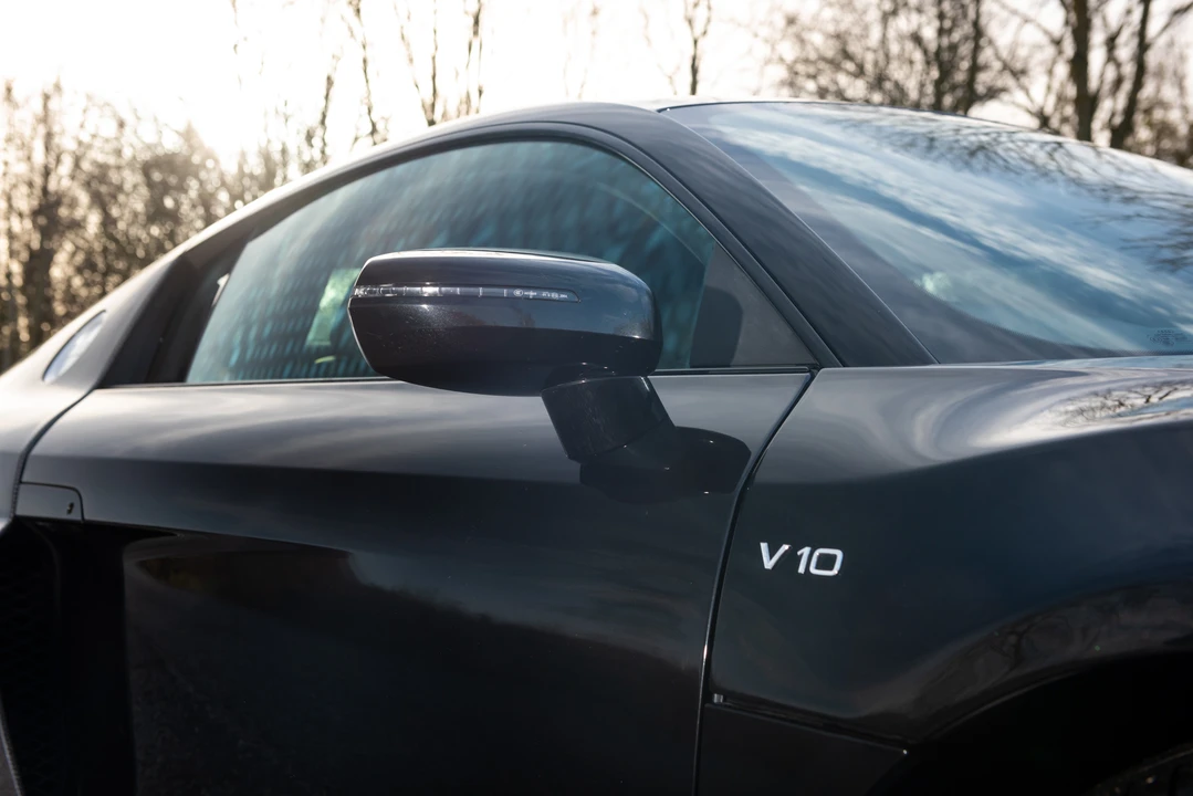 2014 Audi 42 R8 - Image 27 of 31