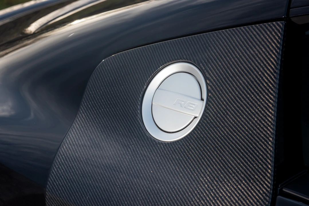 2014 Audi 42 R8 - Image 28 of 31