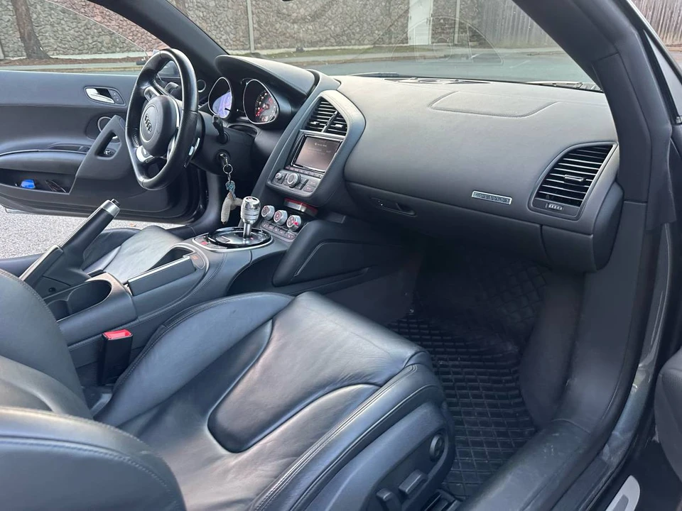 2014 Audi 42 R8 - Image 7 of 13