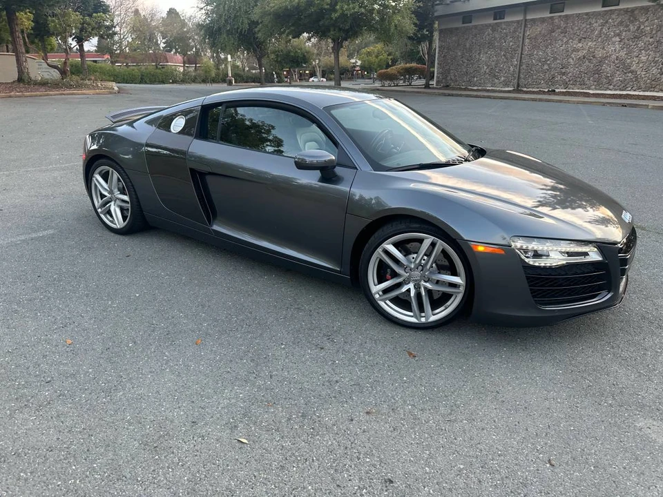 2014 Audi 42 R8 - Image 11 of 13