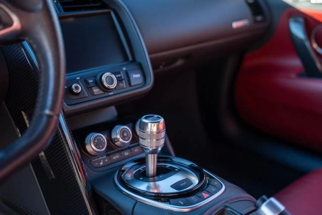 2014 Audi 42 R8 - Image 16 of 17