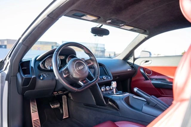 2014 Audi 42 R8 - Image 2 of 17
