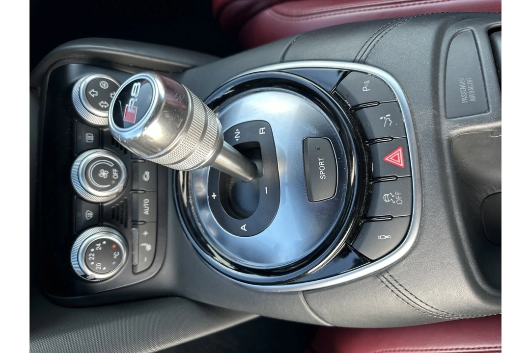 2014 Audi 42 R8 - Image 18 of 22