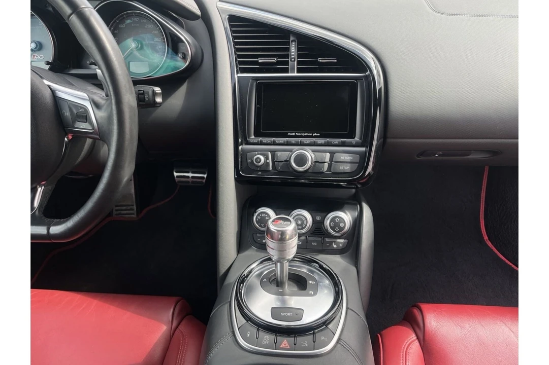2014 Audi 42 R8 - Image 13 of 22