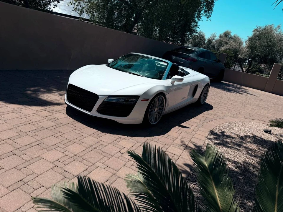 2014 Audi 42 R8 - Image 2 of 13