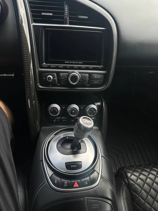 2014 Audi 42 R8 - Image 10 of 11