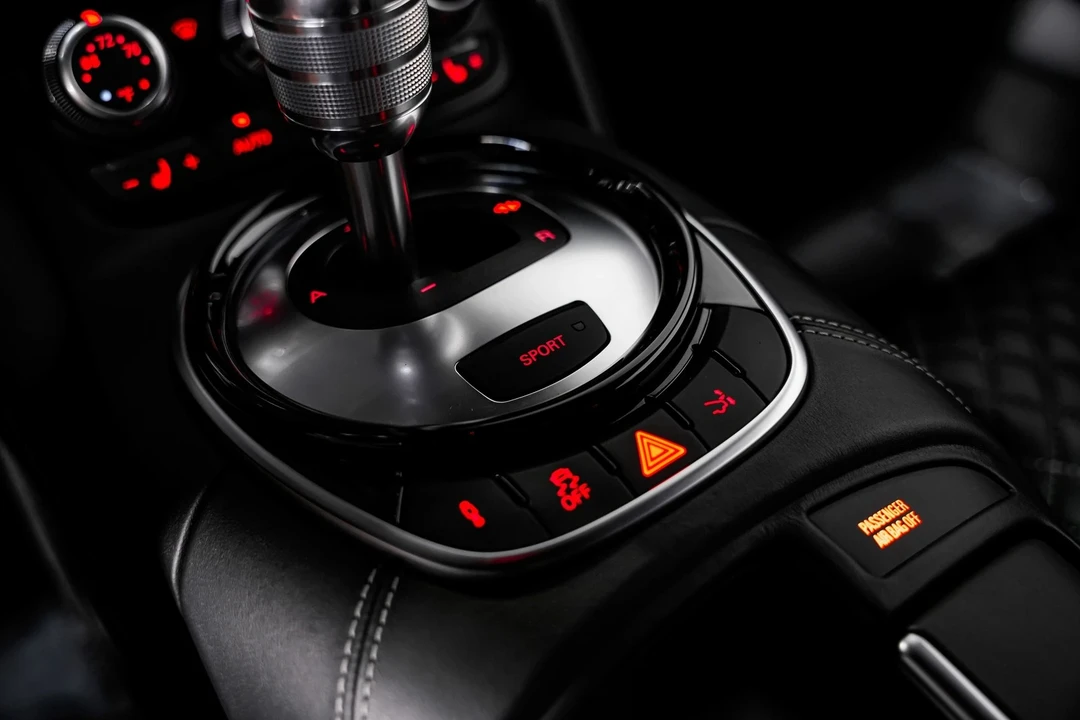 2014 Audi 42 R8 - Image 16 of 21