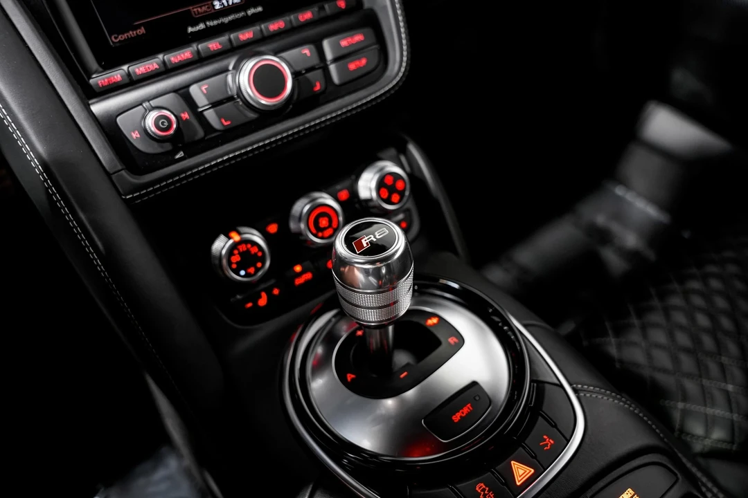 2014 Audi 42 R8 - Image 15 of 21