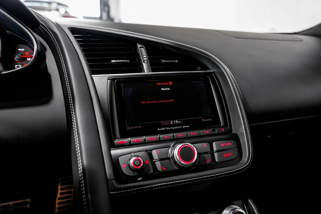 2014 Audi 42 R8 - Image 13 of 21