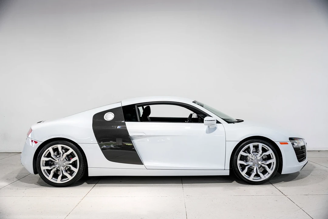 2014 Audi 42 R8 - Image 2 of 12