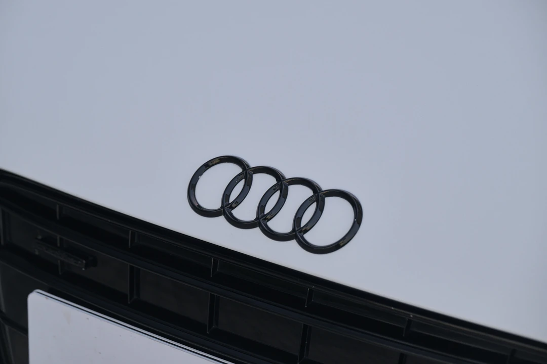 2014 Audi 42 R8 - Image 15 of 31