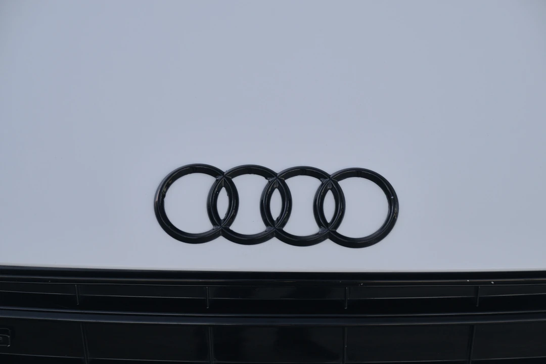 2014 Audi 42 R8 - Image 24 of 31
