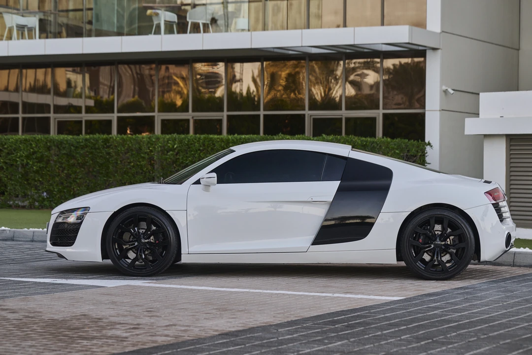 2014 Audi 42 R8 - Image 8 of 31