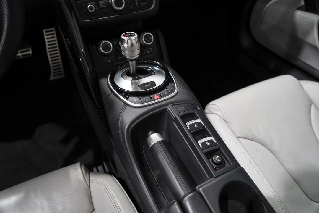 2014 Audi 42 R8 - Image 13 of 21