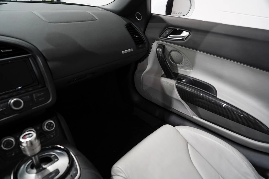 2014 Audi 42 R8 - Image 14 of 21