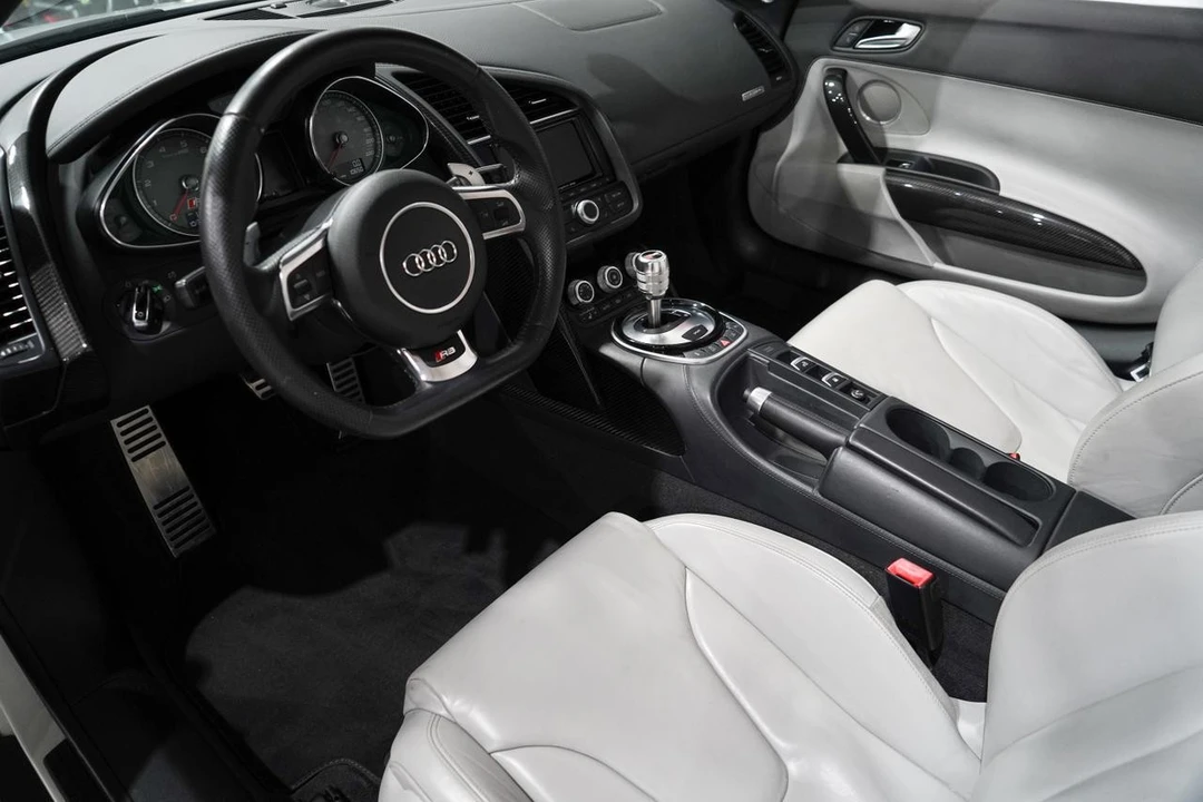 2014 Audi 42 R8 - Image 2 of 21