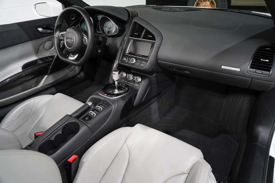 2014 Audi 42 R8 - Image 17 of 21
