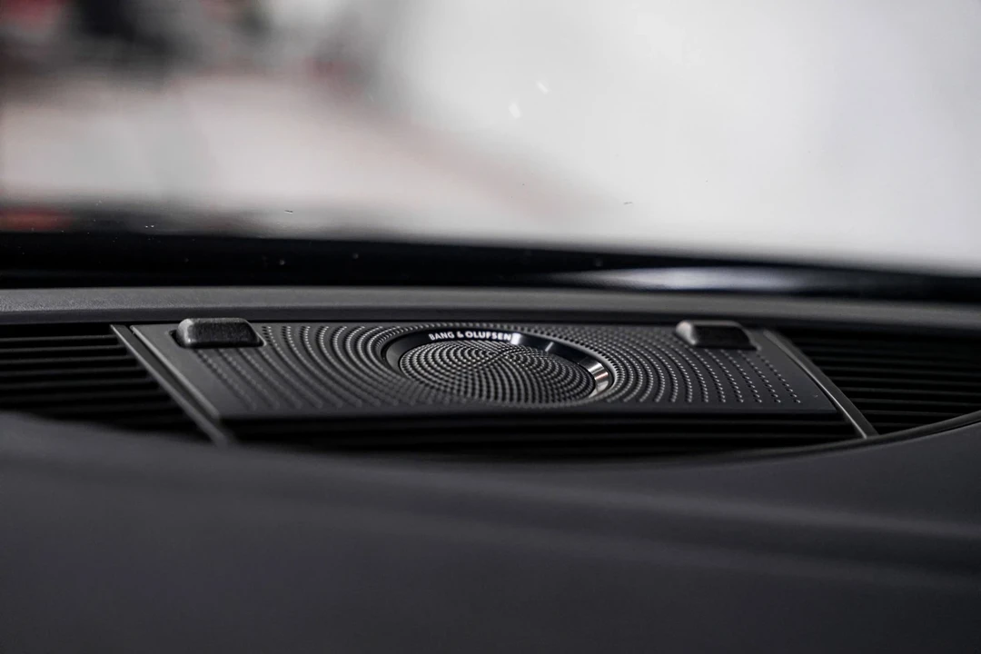 2014 Audi 42 R8 - Image 12 of 12