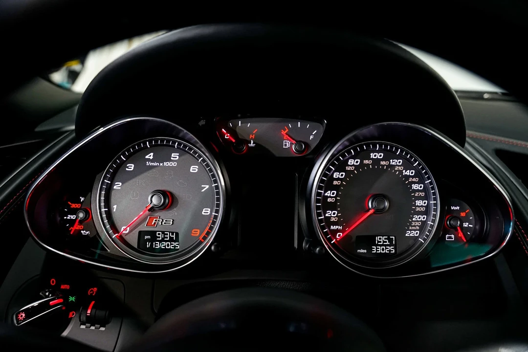 2014 Audi 42 R8 - Image 11 of 21