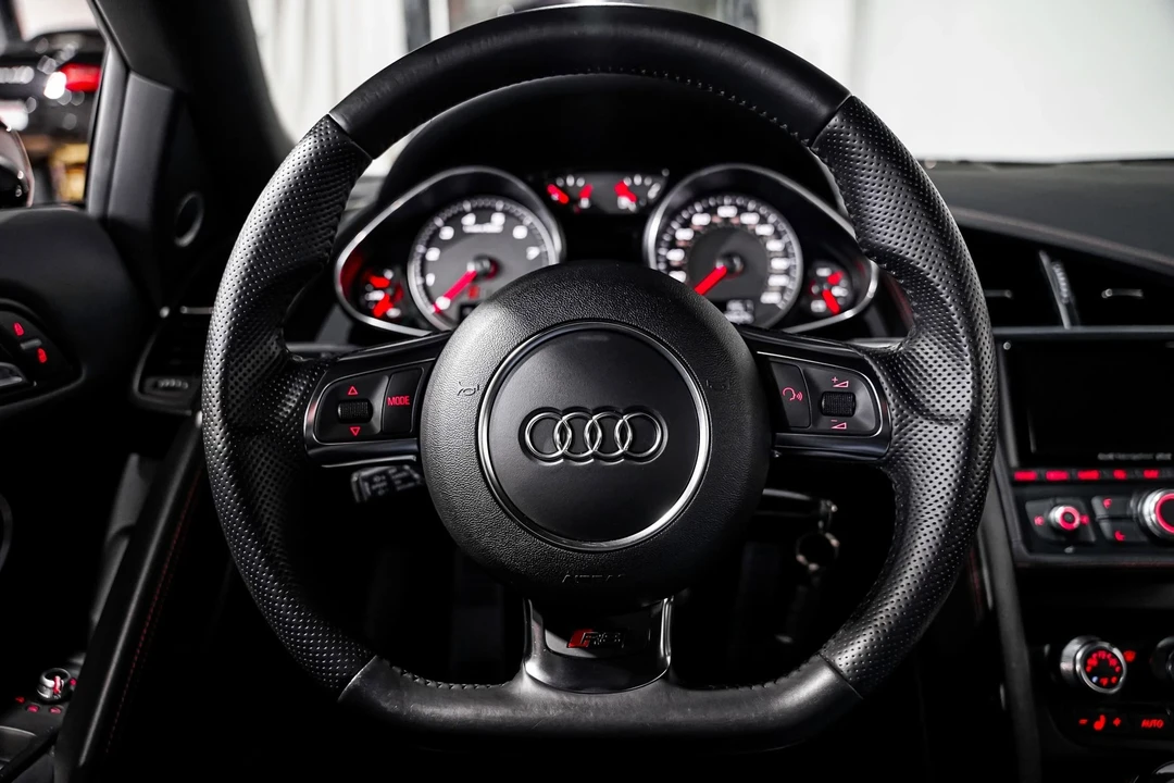 2014 Audi 42 R8 - Image 10 of 12