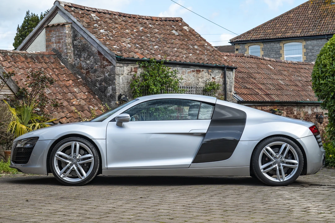 2014 Audi 42 R8 - Image 8 of 31
