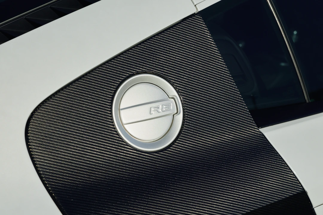 2014 Audi 42 R8 - Image 11 of 31