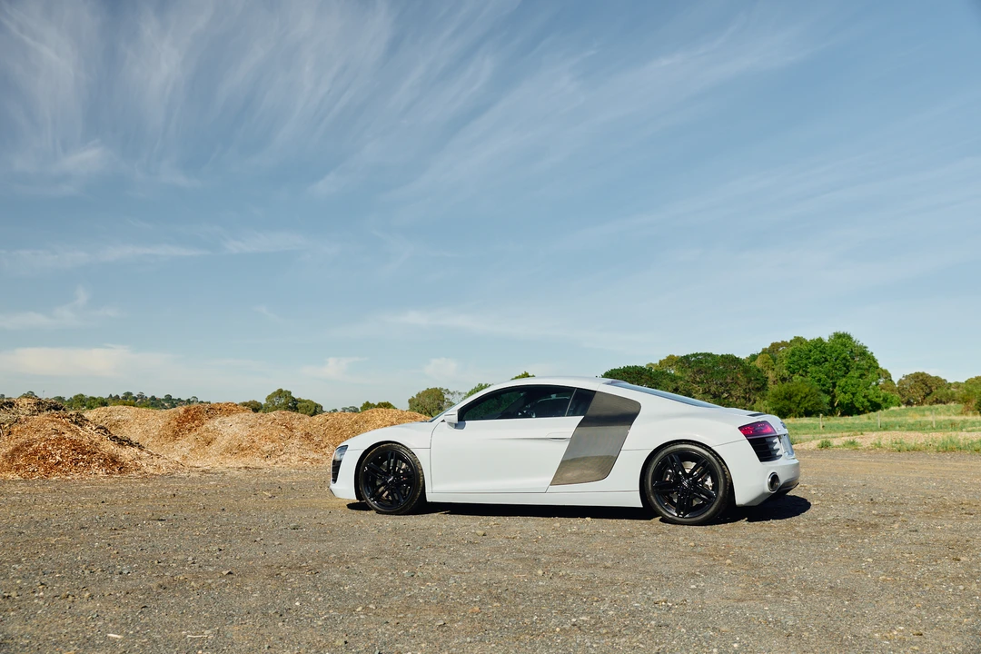2014 Audi 42 R8 - Image 4 of 31