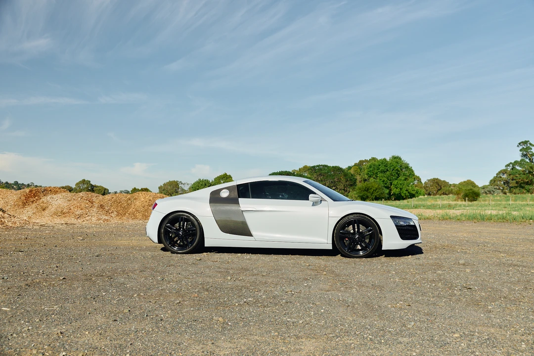 2014 Audi 42 R8 - Image 8 of 31
