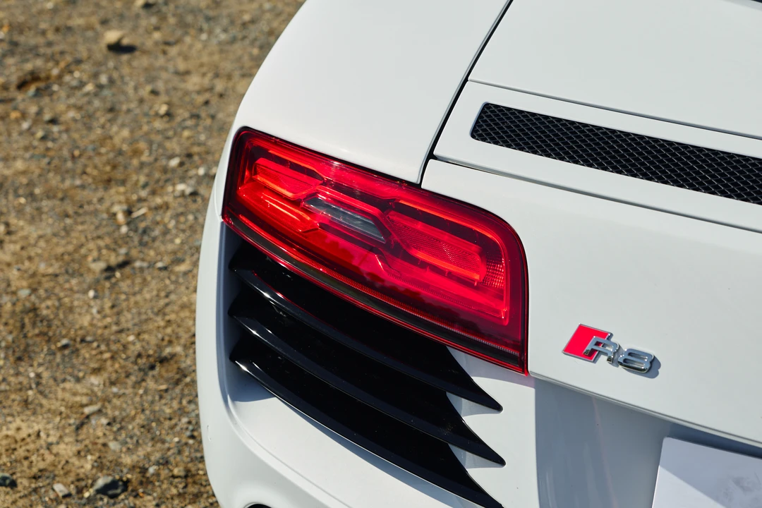 2014 Audi 42 R8 - Image 25 of 31