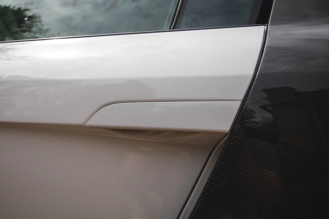 2014 Audi 42 R8 - Image 27 of 31