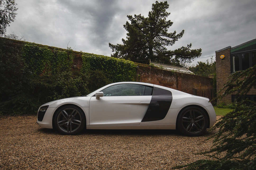 2014 Audi 42 R8 - Image 4 of 31