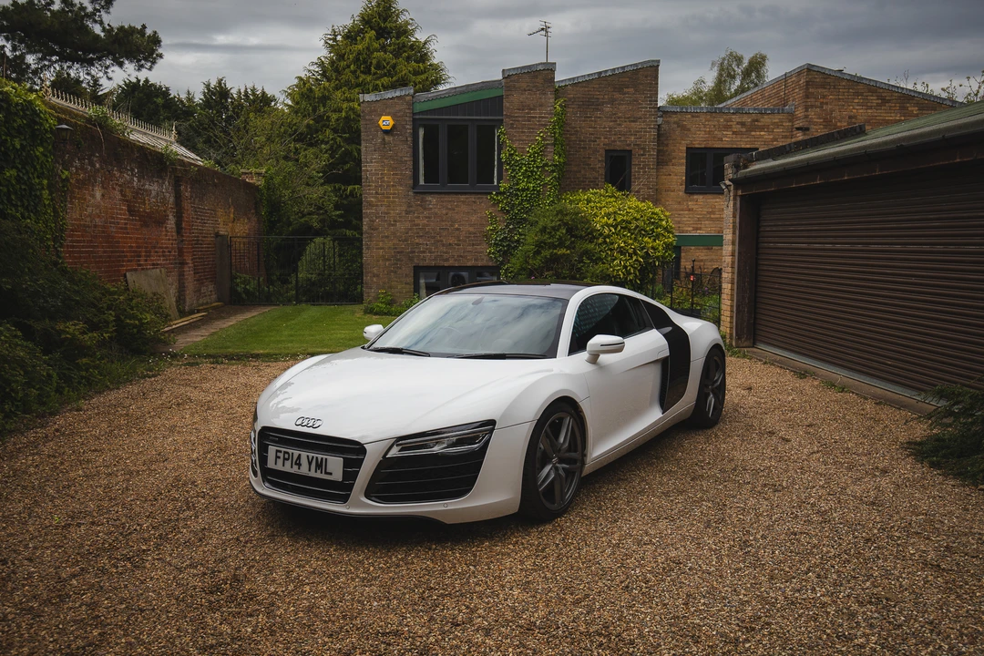 2014 Audi 42 R8 - Image 8 of 31